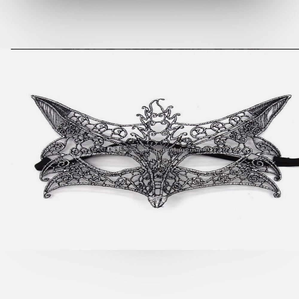 Lace Masquerade Mask 🦊
